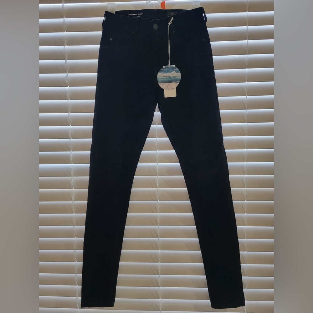 THE FARRAH SKINNY by Adriano Goldschmied
Black High-rise Skinny Size 25